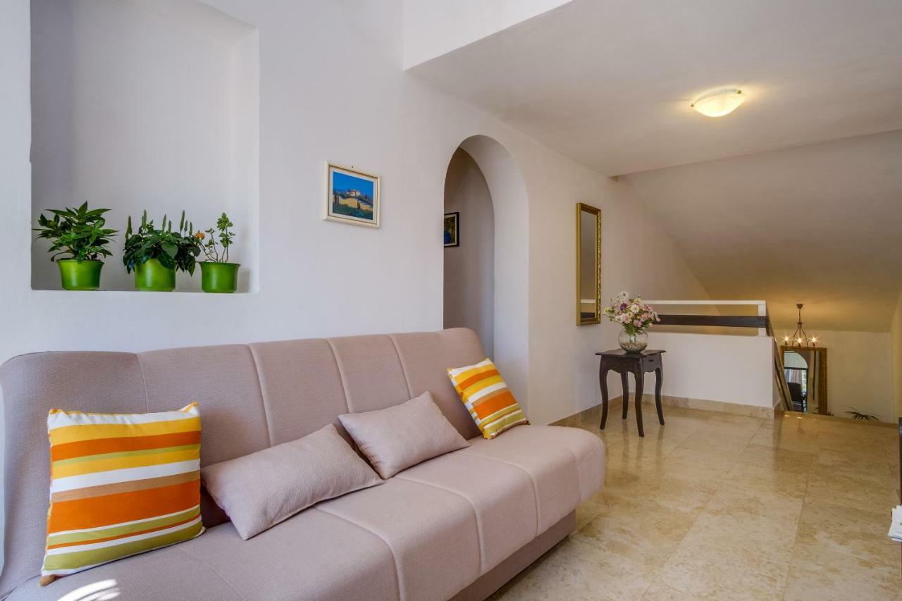 Apartments Mirella Мали-Лошинь Экстерьер фото